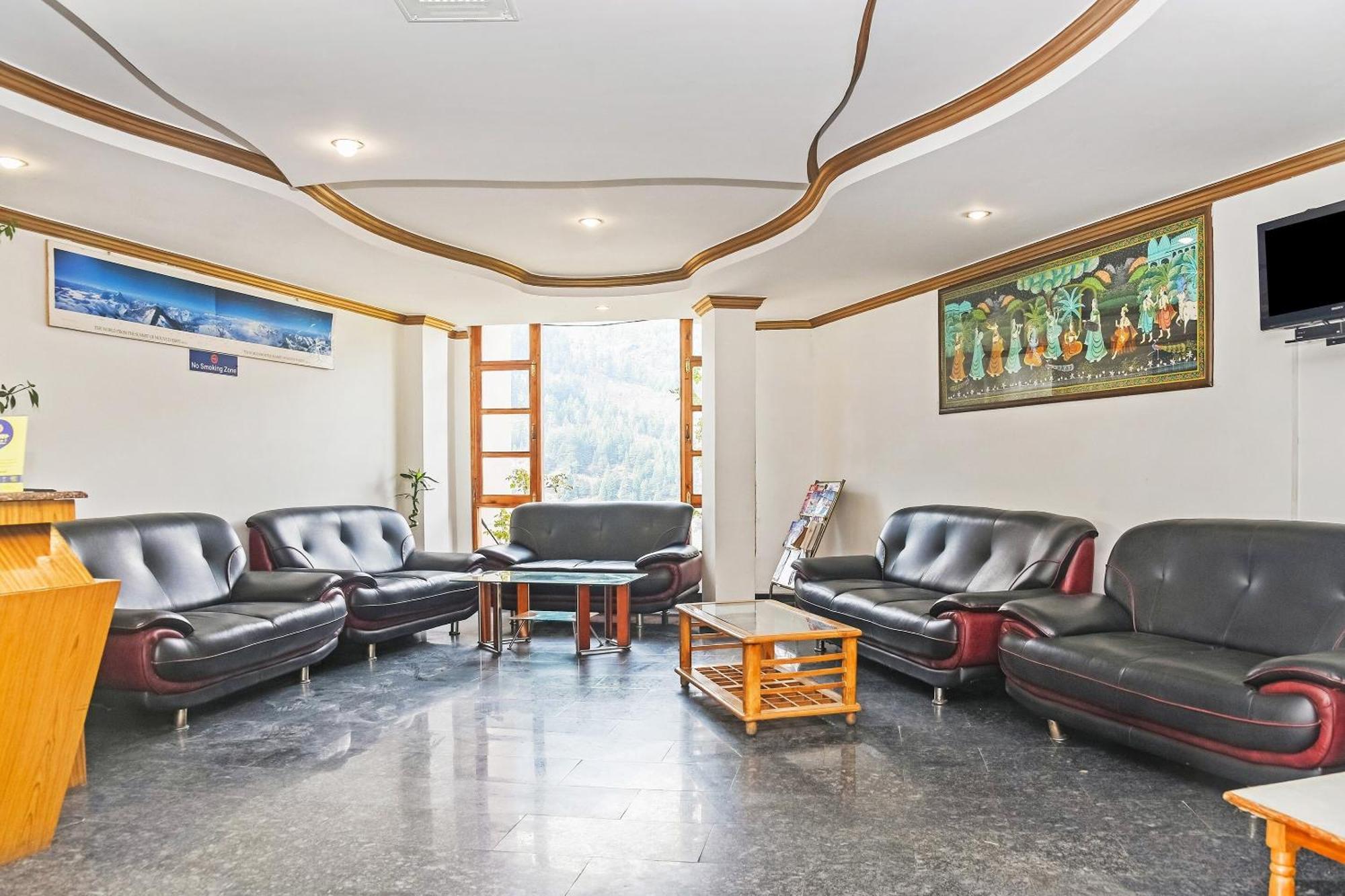 OYO 15129 Hotel Surbhi Vashist Exterior foto